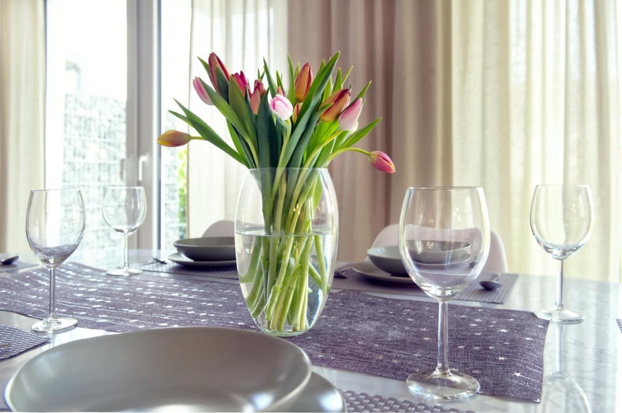 Modern Wohnen I Smart Tv I Terrasse I 2X Parkplatz I 2 Schlafzimmer I 6 Schlafplaetze Bad Oeynhausen Bagian luar foto
