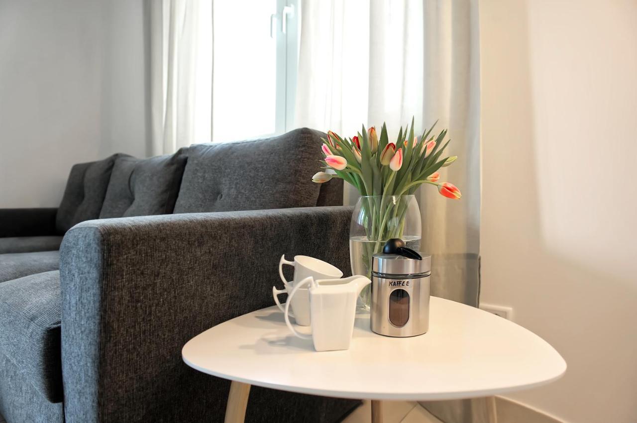 Modern Wohnen I Smart Tv I Terrasse I 2X Parkplatz I 2 Schlafzimmer I 6 Schlafplaetze Bad Oeynhausen Bagian luar foto