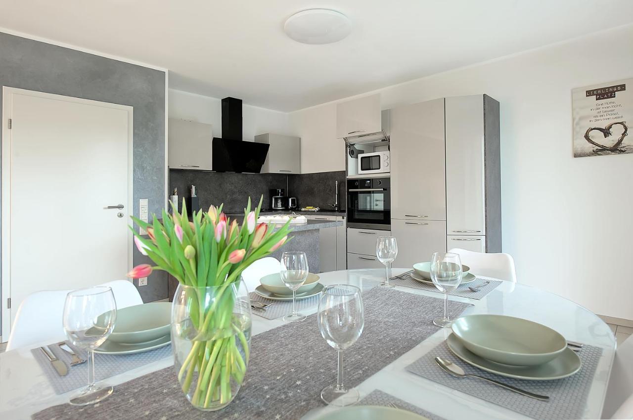 Modern Wohnen I Smart Tv I Terrasse I 2X Parkplatz I 2 Schlafzimmer I 6 Schlafplaetze Bad Oeynhausen Bagian luar foto